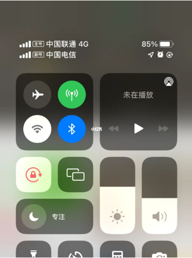 丰宁苹果手机维修分享iPhone双卡信号解决办法 